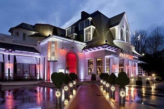 Best Sports Bars in Le Touquet - Casino Barrière Le Touquet - Café Barrière
