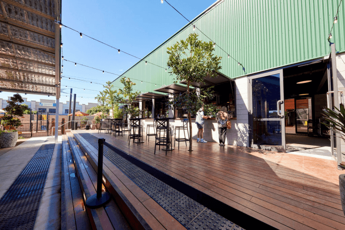Best Sports Bars in Maudsland - Coomera Lodge Hotel