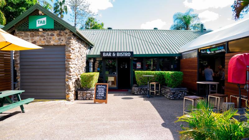 Best Sports Bars in Maudsland - Coomera Lodge Hotel