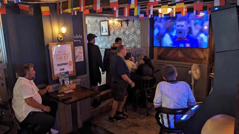 Best Sports Bars in Bromley - Chequers (Bromley)