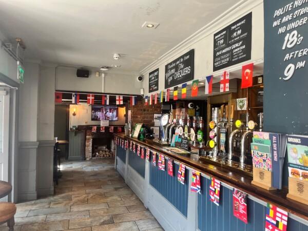 Best Sports Bars in Bromley - Chequers (Bromley)