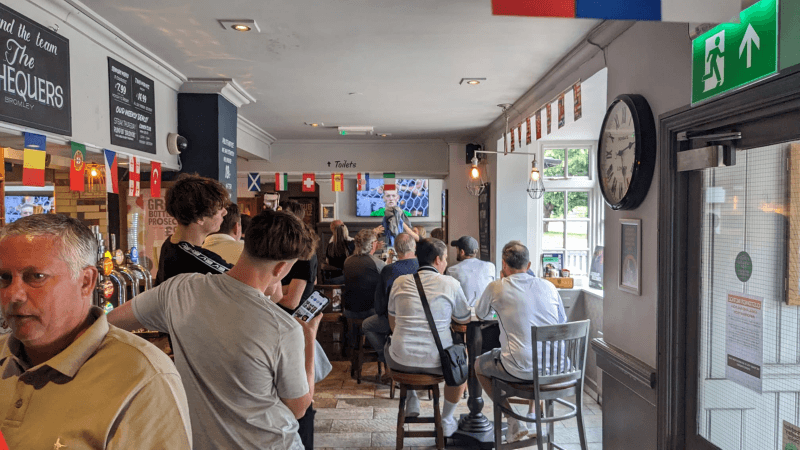 Best Sports Bars in Bromley - Chequers (Bromley)