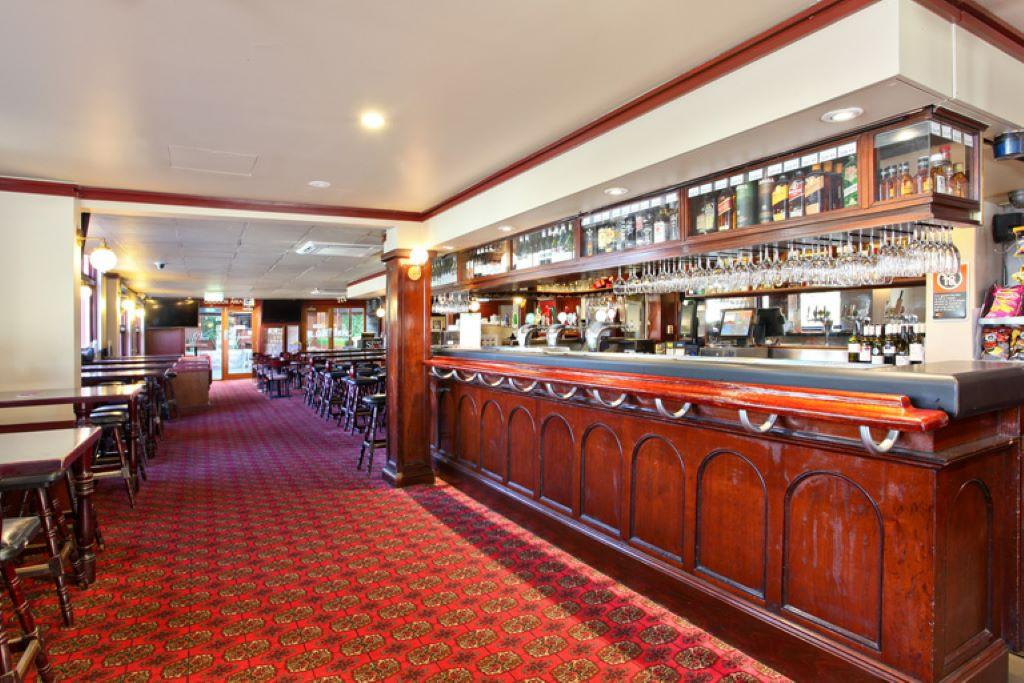 Best Sports Bars in Annandale - Victoria Hotel