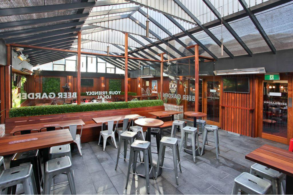 Best Sports Bars in Annandale - Victoria Hotel