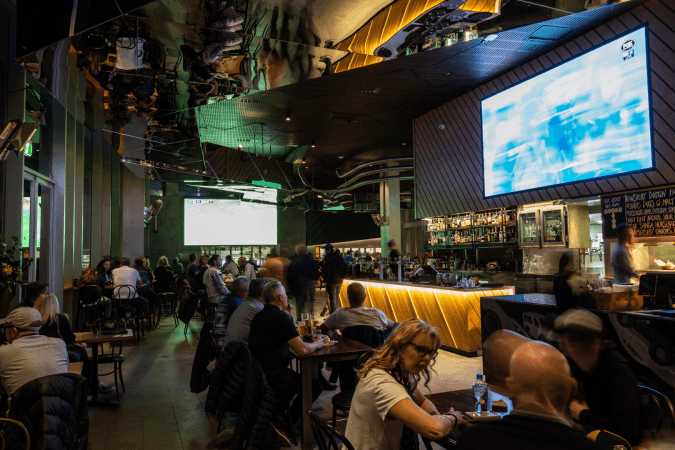 Best Sports Bars in Melbourne - Transport Hotel