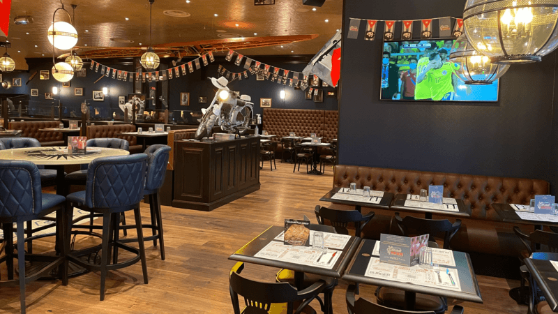 Best Sports Bars in Cesson-Sévigné - Au Bureau Rennes