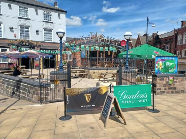 Best Sports Bars in Rotherham - High House & FUBAR