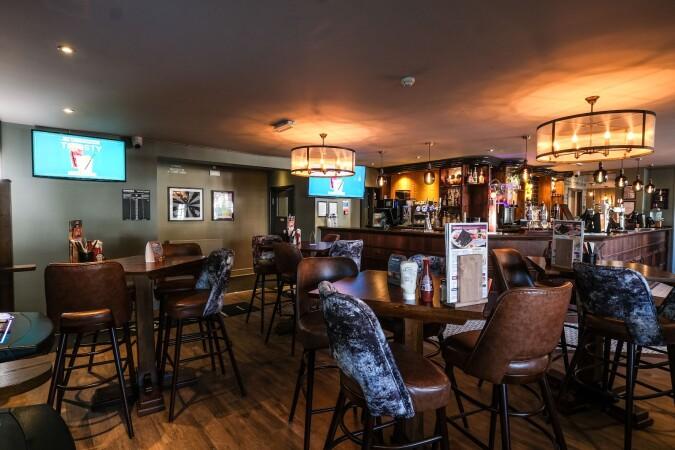 Best Sports Bars in Grimsby - Kings Head Waltham