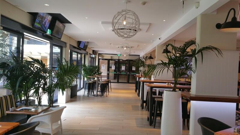 Best Sports Bars in Surfers Paradise - The Cavill Hotel
