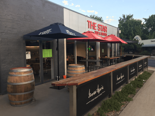 Best Sports Bars in Bright - Star Hotel Bright