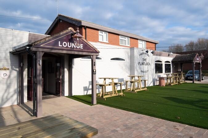 Best Sports Bars in Hinckley - Flintlock