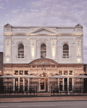 Best Sports Bars in Mornington - The Bay Hotel Mornington