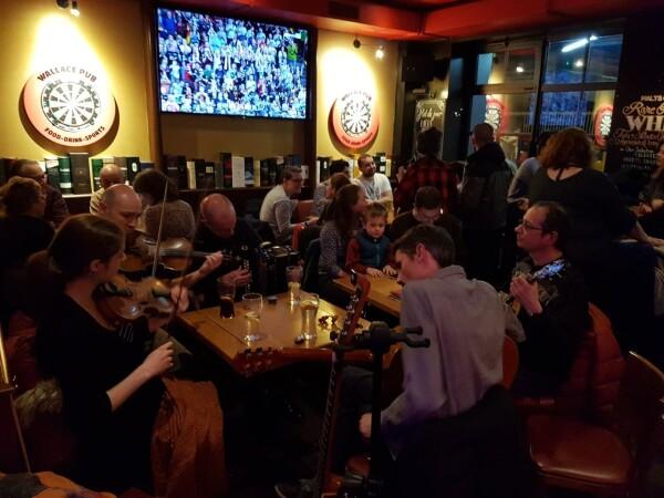 Best Sports Bars in Lyon - Wallace Pub - Vaise