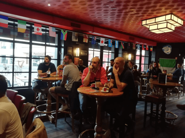 Best Sports Bars in Lyon - Wallace Snug