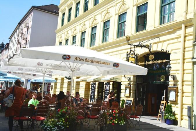 Best Sports Bars in München - Altes Hackerhaus