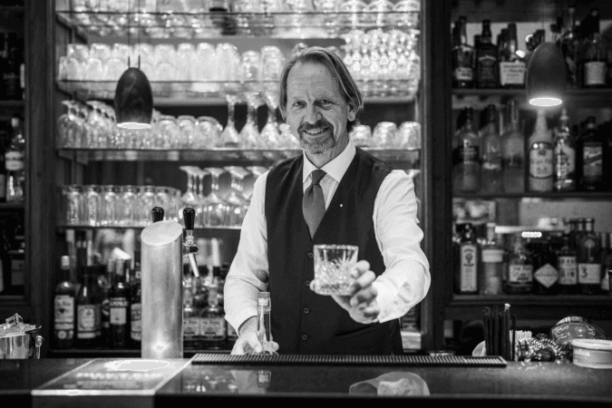 Best Sports Bars in München - Hotel München Palace