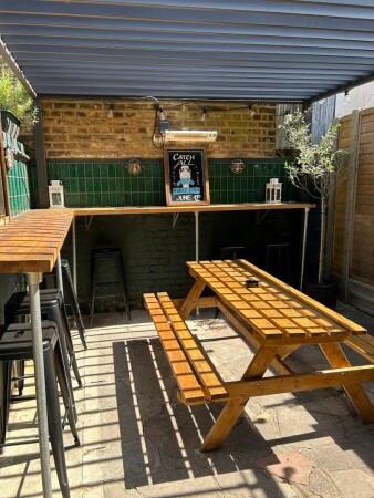 Best Sports Bars in London - Dog & Duck