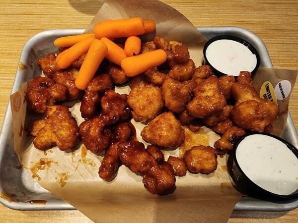 Best Sports Bars in Topsham - Buffalo Wild Wings @ Topsham, Me