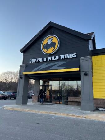 Best Sports Bars in Topsham - Buffalo Wild Wings @ Topsham, Me