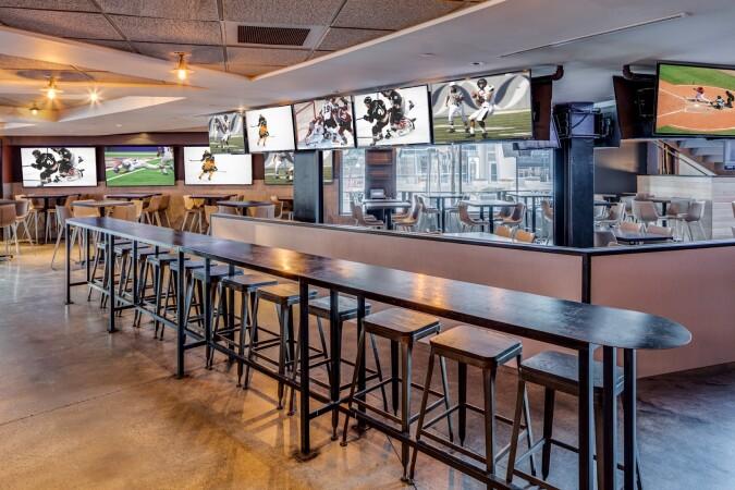 Best Sports Bars in Los Angeles - Tom's Watch Bar @ Los Angeles