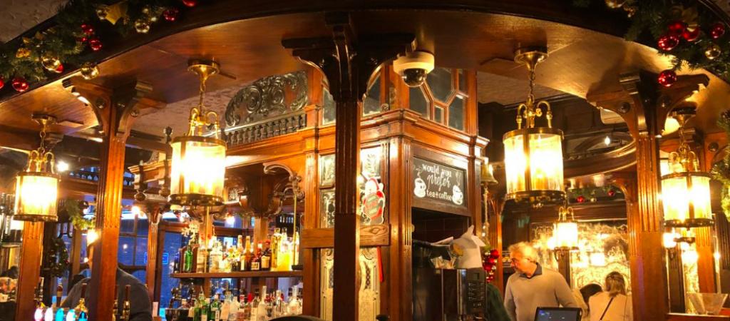 Best Sports Bars in London - The Paxtons Head