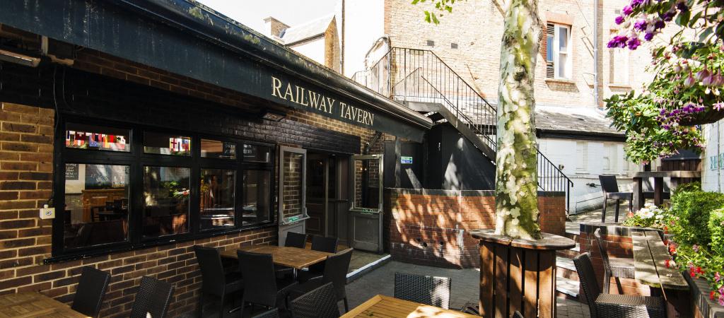 Best Sports Bars in RICHMOND - Railway Tavern
