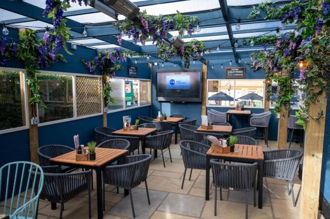 Best Sports Bars in Guildford - Stoke (Guildford)