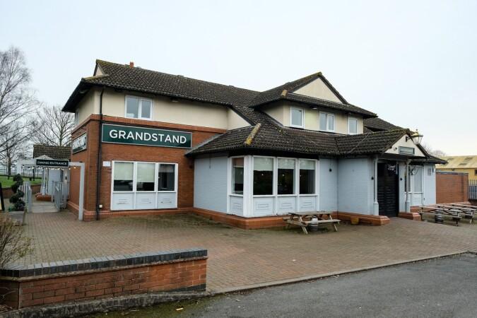 Best Sports Bars in Hereford - Grandstand (Hereford)