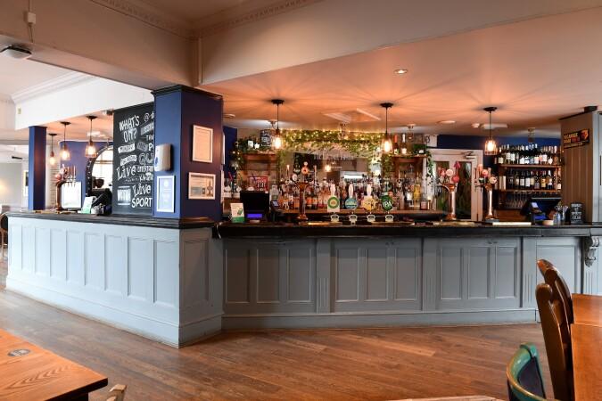 Best Sports Bars in Watford - Estcourt Tavern (Watford)