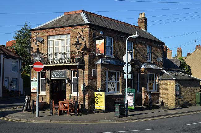 Best Sports Bars in Watford - Estcourt Tavern (Watford)