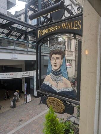 Best Sports Bars in London - Princess of Wales