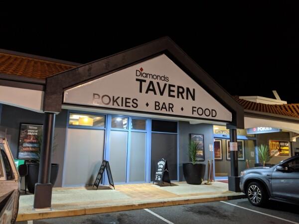 Best Sports Bars in Varsity Lakes - Diamonds Tavern