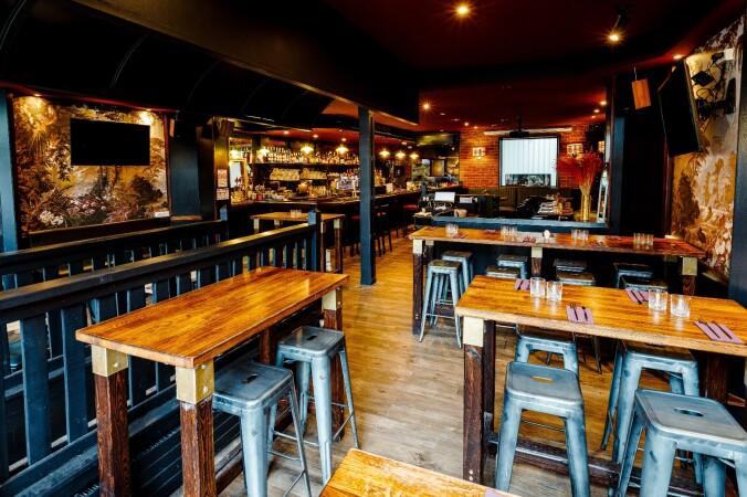 Best Sports Bars in Neuilly-sur-Seine - Guru Neuilly