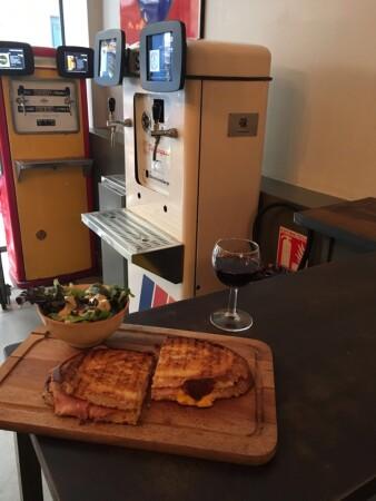 Best Sports Bars in Paris - Monsieur Le Zinc Odeon