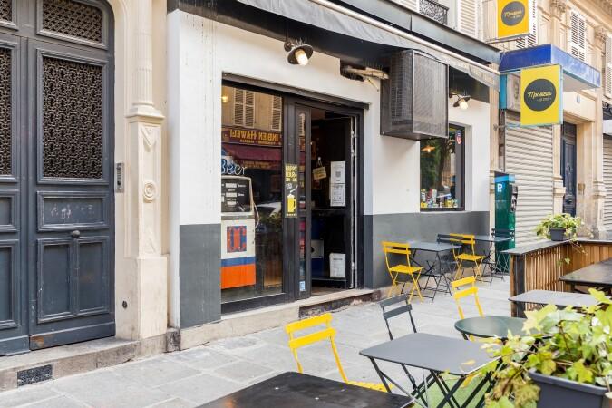 Best Sports Bars in Paris - Monsieur Le Zinc Bonne Nouvelle