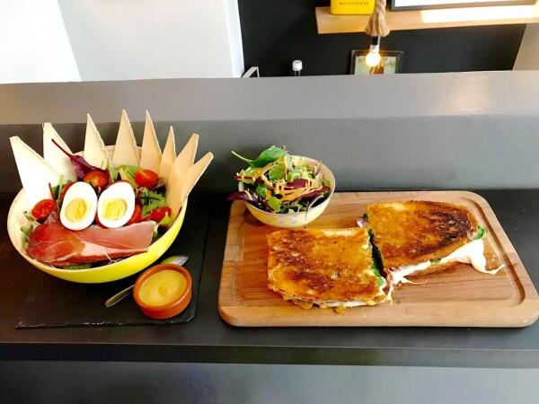 Best Sports Bars in Paris - Monsieur Le Zinc Bonne Nouvelle