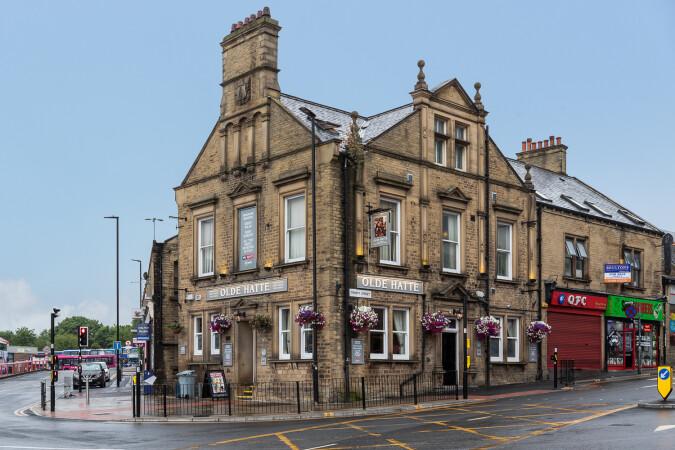 Best Sports Bars in Kirklees - Olde Hatte