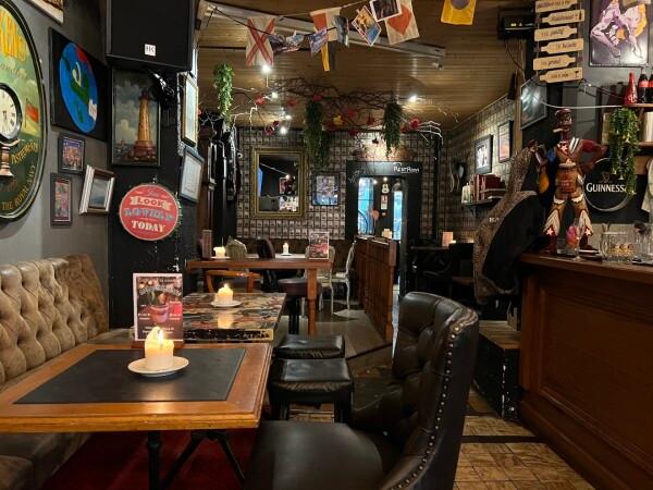 Best Sports Bars in Dieppe - Au bout la bas