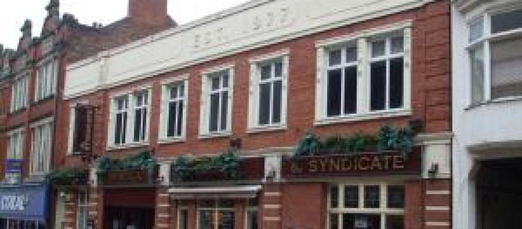Best Sports Bars in Stoke On Trent - The Auctioneer