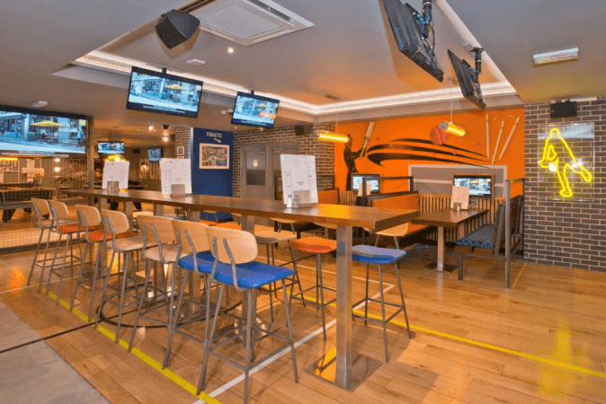 Best Sports Bars in Islington - Sports Bar & Grill Old Street
