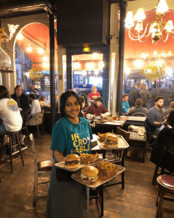 Best Sports Bars in Paris - The Frog & Rosbif - Paris