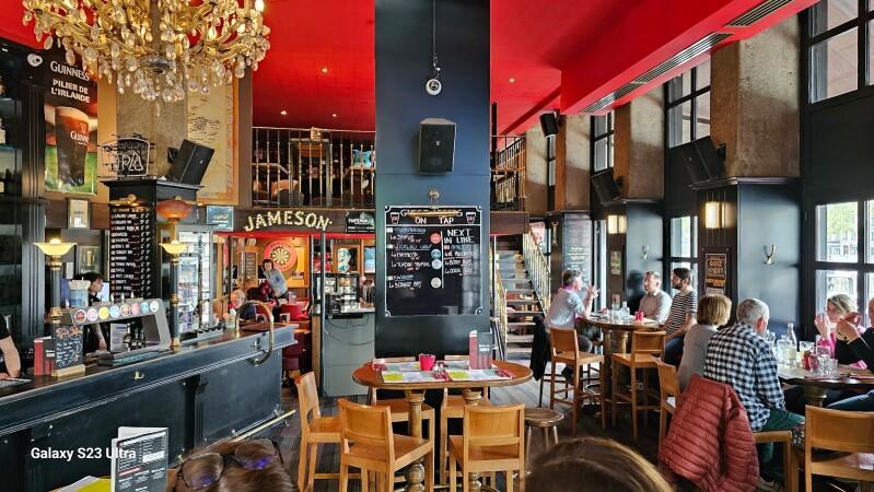Best Sports Bars in Lyon - Wallace Bar