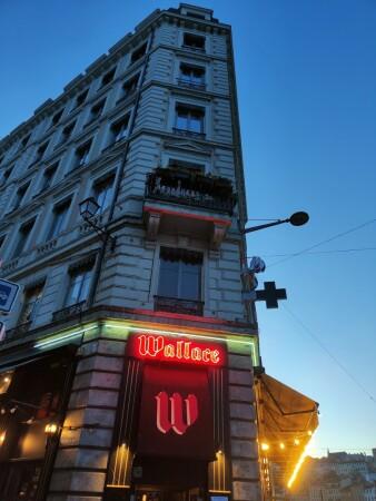 Best Sports Bars in Lyon - Wallace Bar