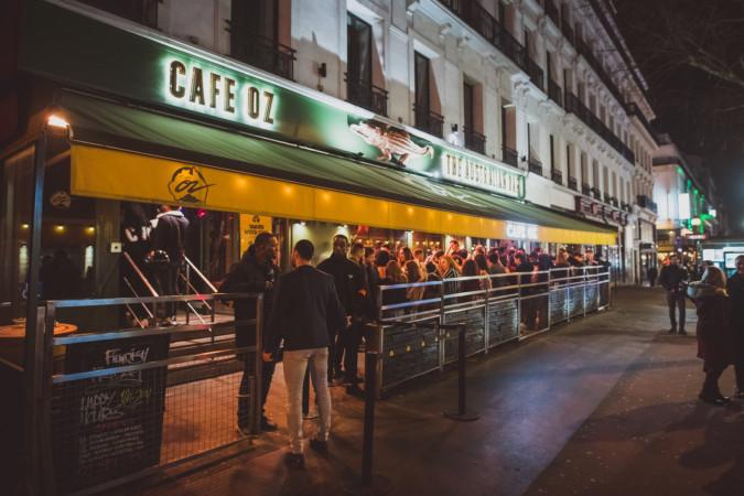 Best Sports Bars in Paris - Café Oz Grands Boulevards