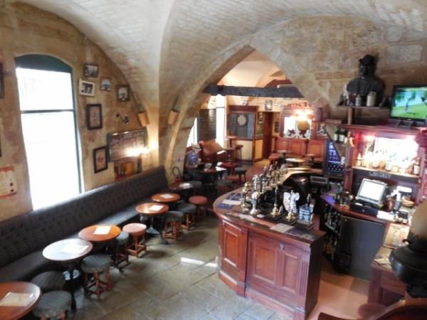 Best Sports Bars in Montpellier - The Shakespeare Pub