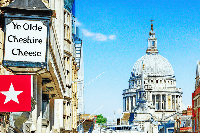 St Paul’s sports bars provide a mix of historic charm and modern facilities, perfect for watching live sport in style.