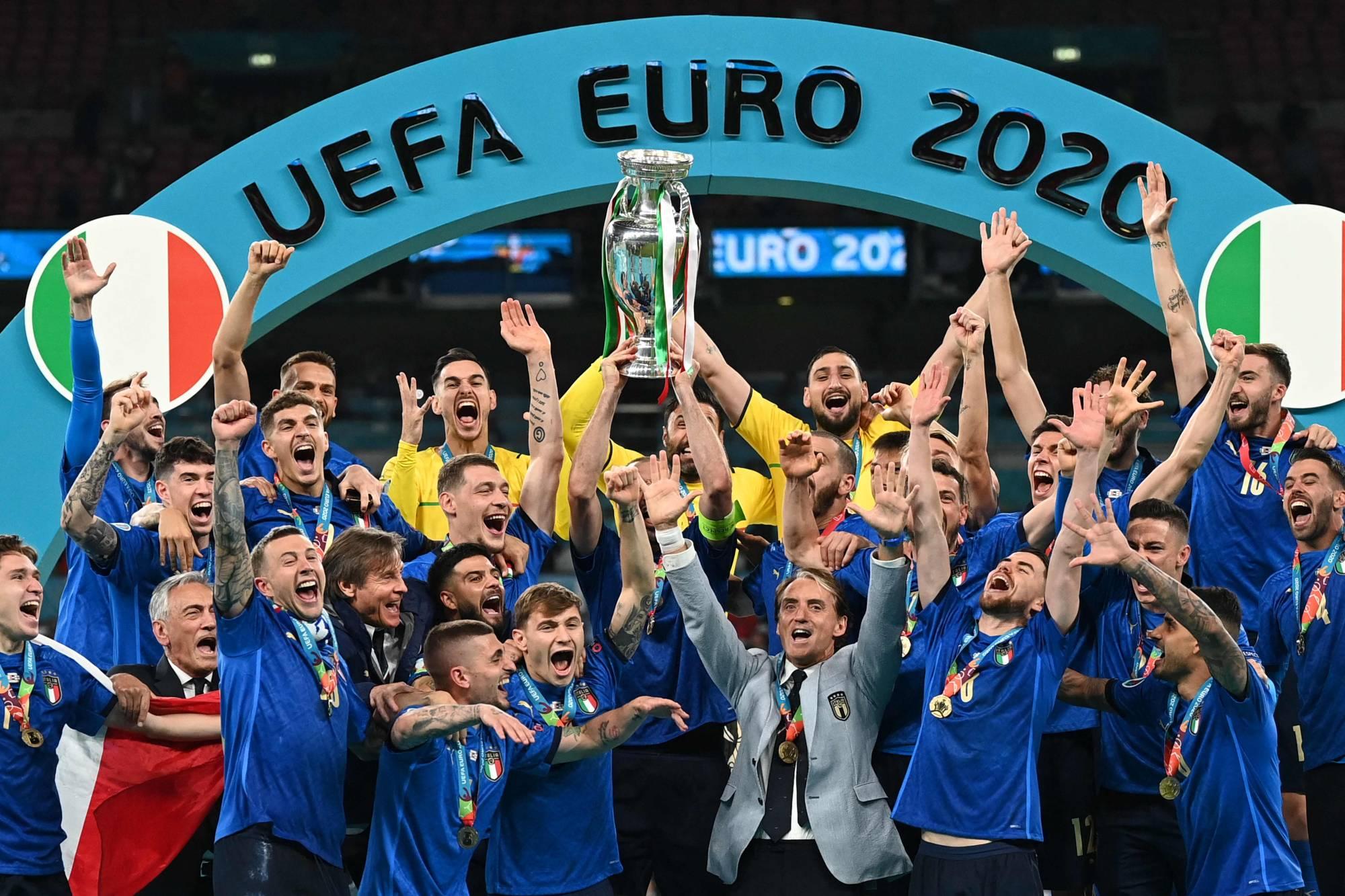 sports bars showing Italy football games, pubs showing Italy Euro 2024, sports bars showing Italy football team
