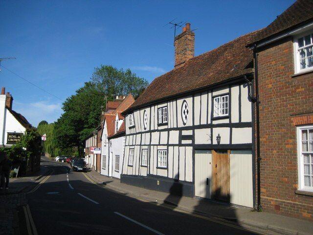 Watch live sport in St Albans’ Market Place, where classic English pubs provide the perfect setting for backing St Albans City FC on matchday.